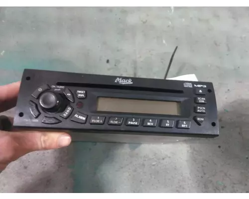 MACK CXU612 RADIO AMFMCD