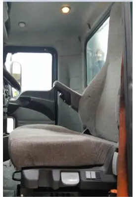 MACK CXU612 SEAT, FRONT