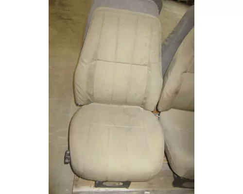 MACK CXU612 SEAT, FRONT