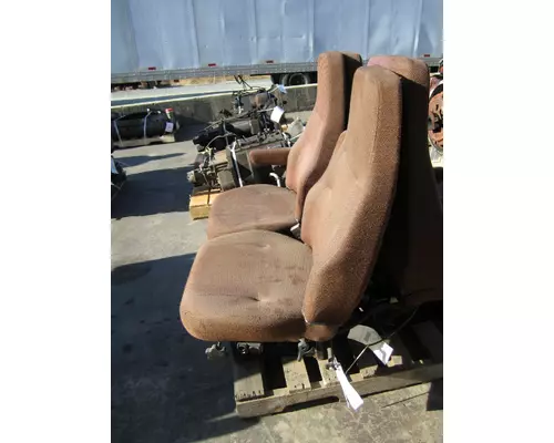 MACK CXU612 SEAT, FRONT