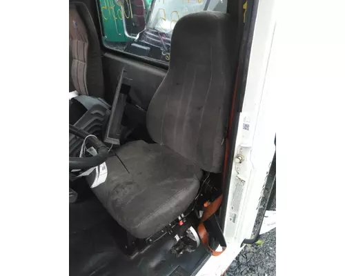 MACK CXU612 SEAT, FRONT