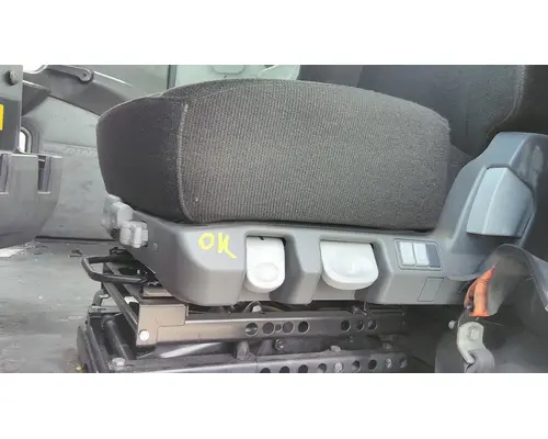 MACK CXU612 SEAT, FRONT