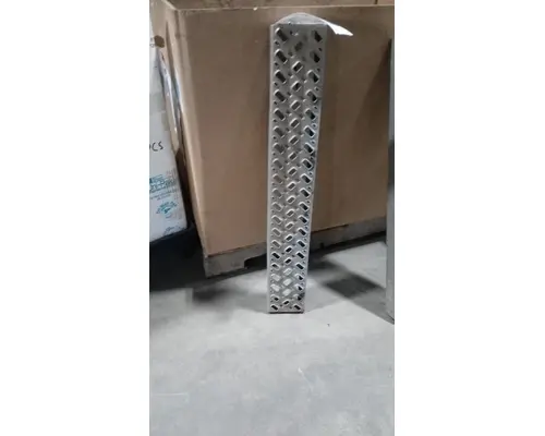 MACK CXU612 Step