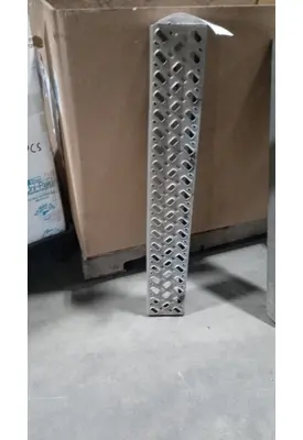 MACK CXU612 Step