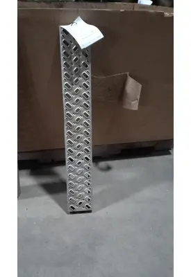 MACK CXU612 Step