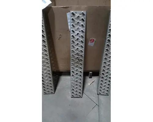 MACK CXU612 Step