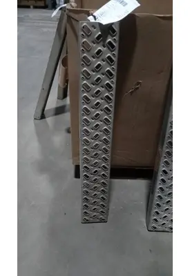 MACK CXU612 Step