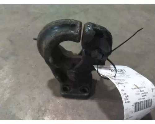 MACK CXU612 TOW HOOK