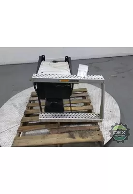 MACK CXU612 Tool Box