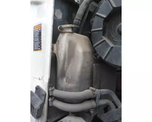 MACK CXU612 WINDSHIELD WASHER RESERVOIR