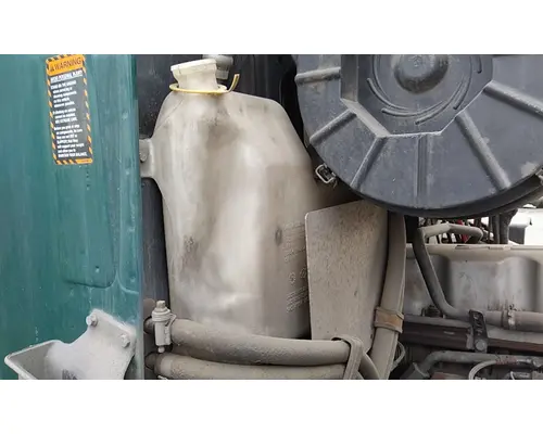 MACK CXU612 WINDSHIELD WASHER RESERVOIR