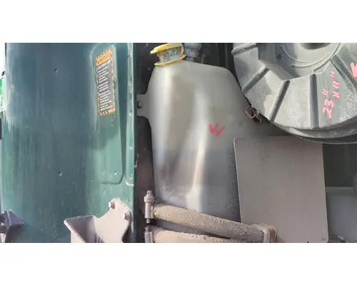 MACK CXU612 WINDSHIELD WASHER RESERVOIR