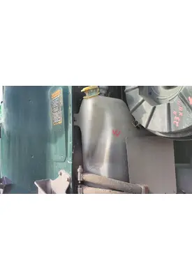 MACK CXU612 WINDSHIELD WASHER RESERVOIR