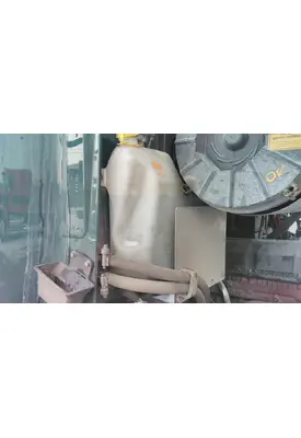 MACK CXU612 WINDSHIELD WASHER RESERVOIR