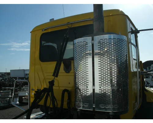 MACK CXU613 PINNACLE Cab Clip