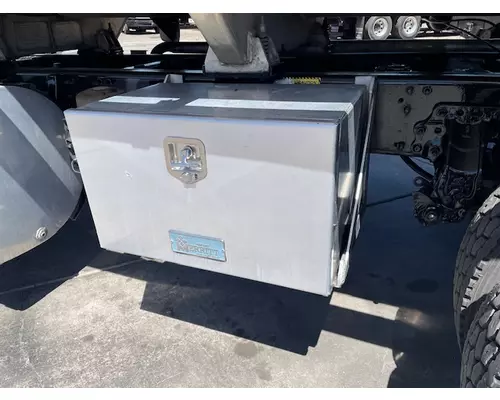 MACK CXU613 PINNACLE Vehicle For Sale