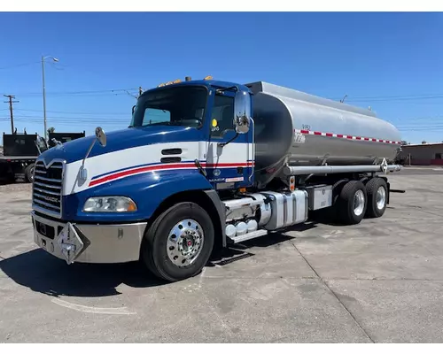 MACK CXU613 PINNACLE Vehicle For Sale