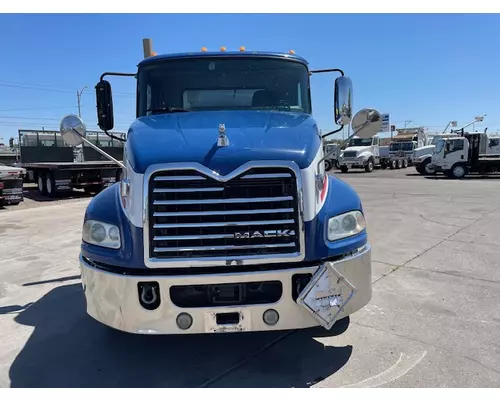 MACK CXU613 PINNACLE Vehicle For Sale