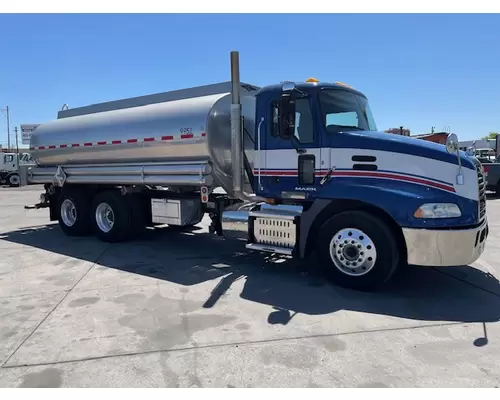 MACK CXU613 PINNACLE Vehicle For Sale