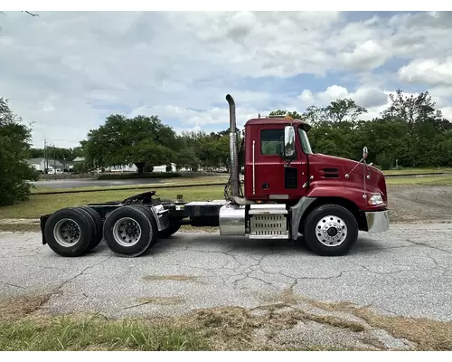 MACK CXU613 Pinnacle Complete Vehicle