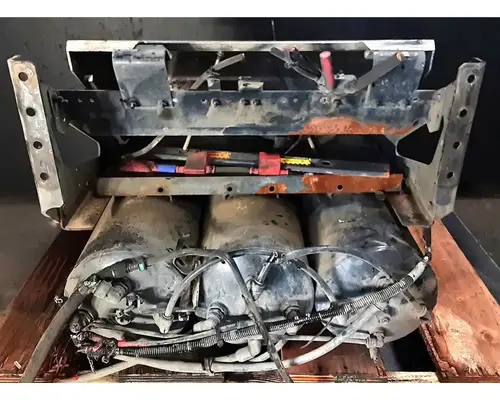 MACK CXU613T Battery Boxes