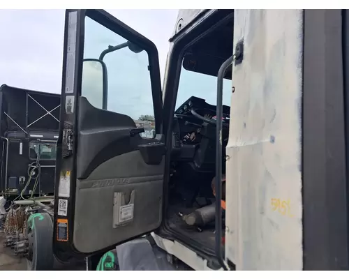 MACK CXU613T Door Assembly, Front