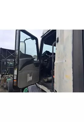 MACK CXU613T Door Assembly, Front