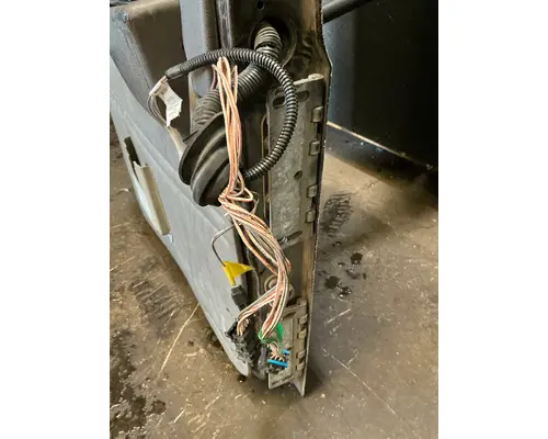 MACK CXU613T Door Assembly, Front