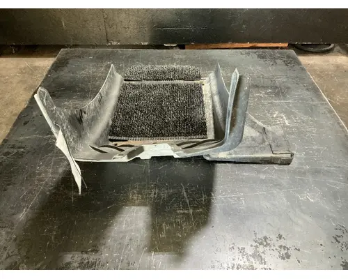 MACK CXU613T Fender Extension