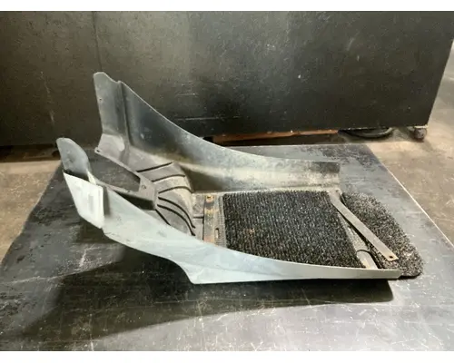 MACK CXU613T Fender Extension