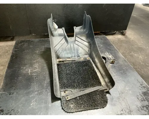 MACK CXU613T Fender Extension