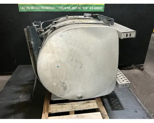 MACK CXU613T Fuel Tank