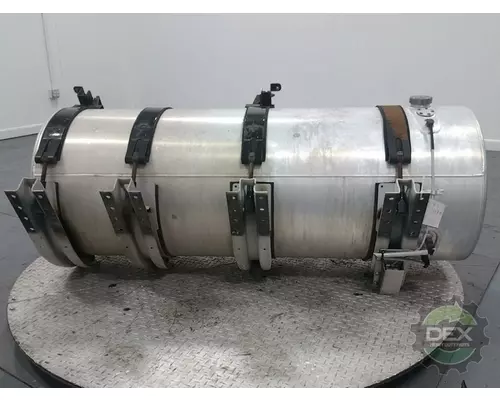 MACK CXU613 2341 fuel tank