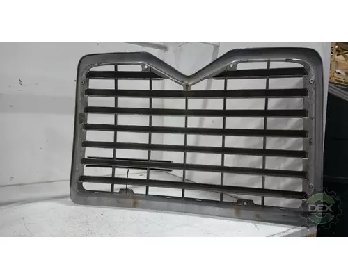 MACK CXU613 8231 radiator grille