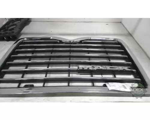 MACK CXU613 8231 radiator grille