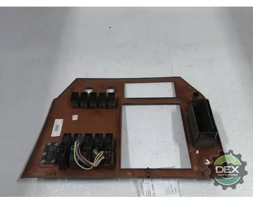 MACK CXU613 8811 instrument panel