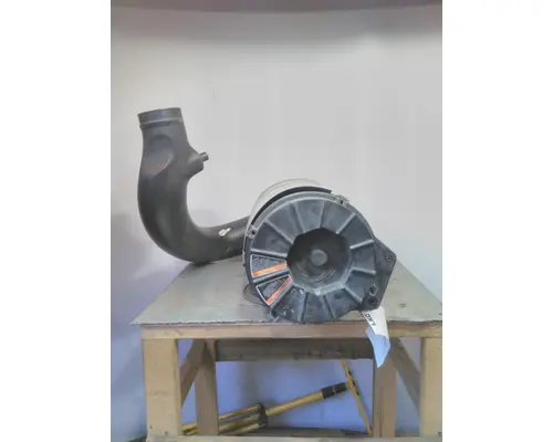 MACK CXU613 AIR CLEANER