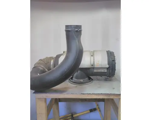 MACK CXU613 AIR CLEANER