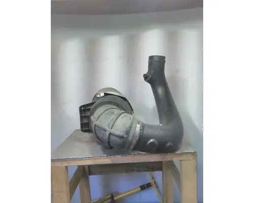 MACK CXU613 AIR CLEANER