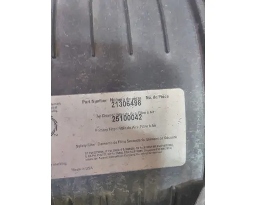 MACK CXU613 AIR CLEANER