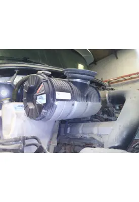 MACK CXU613 AIR CLEANER