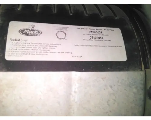 MACK CXU613 AIR CLEANER
