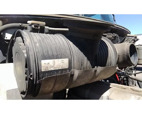 MACK CXU613 AIR CLEANER