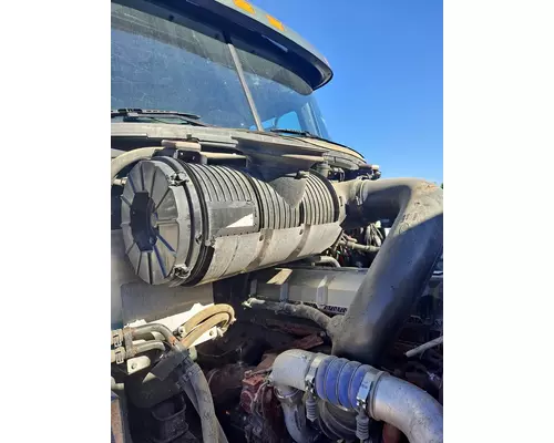 MACK CXU613 AIR CLEANER