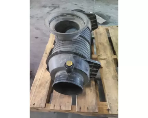 MACK CXU613 AIR CLEANER