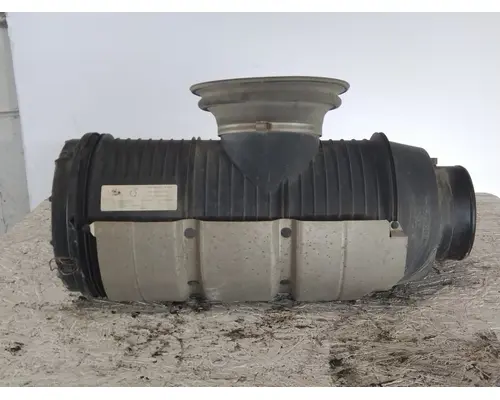 MACK CXU613 AIR CLEANER