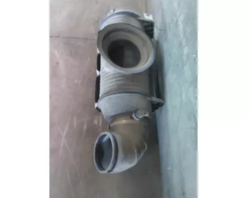 MACK CXU613 AIR CLEANER