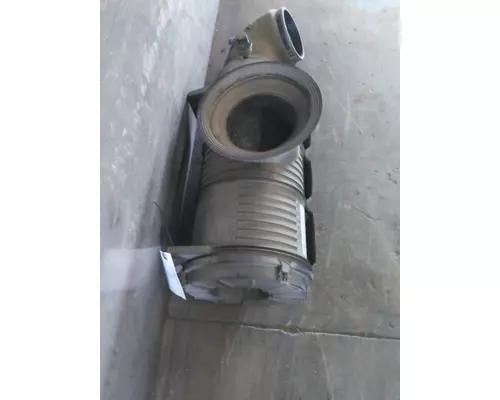MACK CXU613 AIR CLEANER
