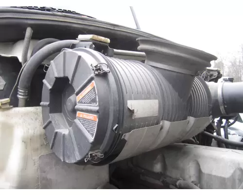 MACK CXU613 AIR CLEANER