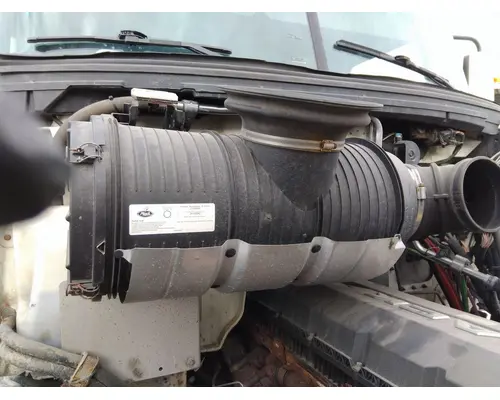 MACK CXU613 AIR CLEANER